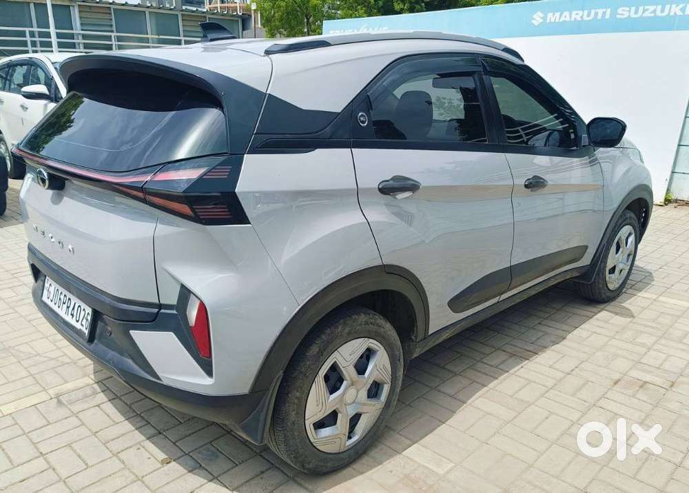 Tata Nexon Pure 1.2 Revotron Petrol 6 Mt, 2024, Cng & Hybrids