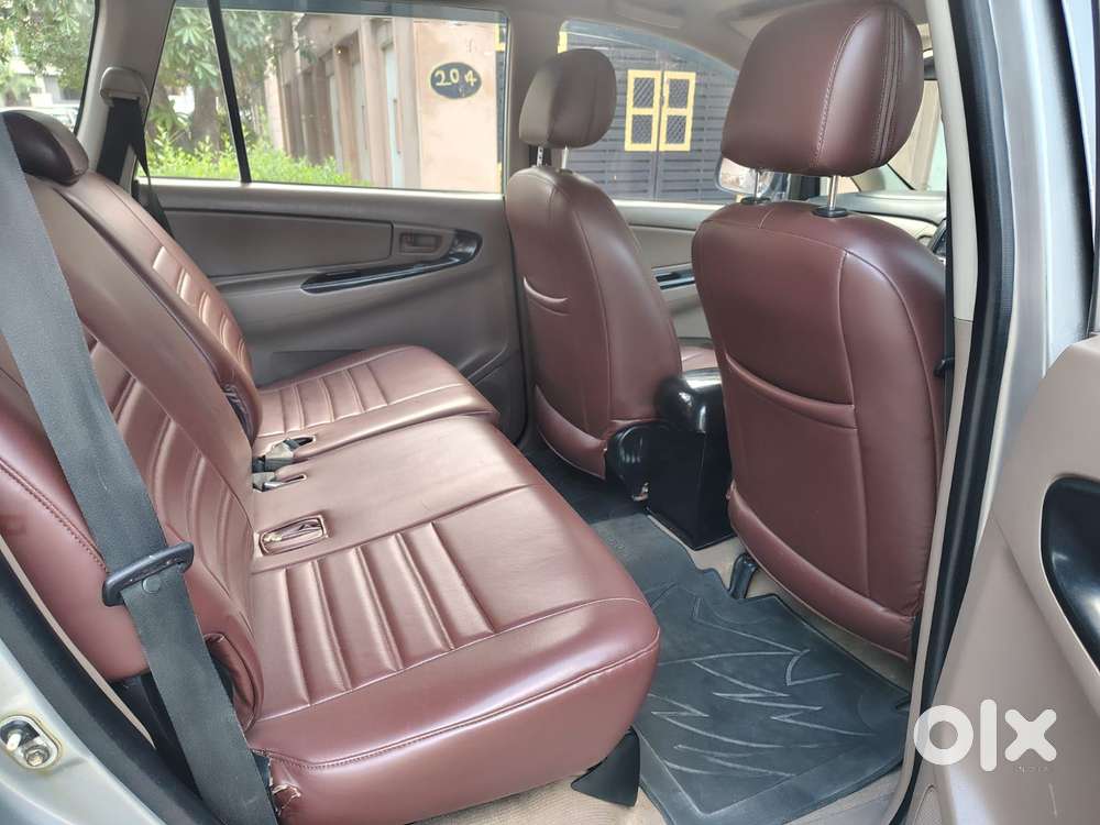 Toyota Innova 2.5 G (diesel) 8 Seater Bs Iv, 2016, Diesel