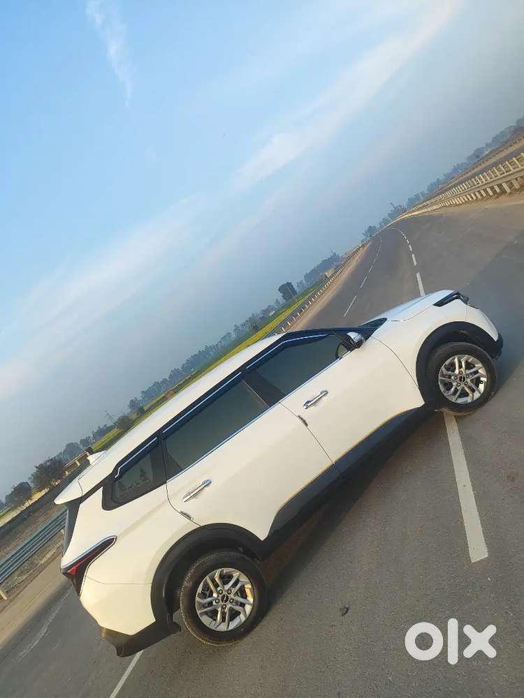 Kia Carens 2024 Diesel Well Maintained