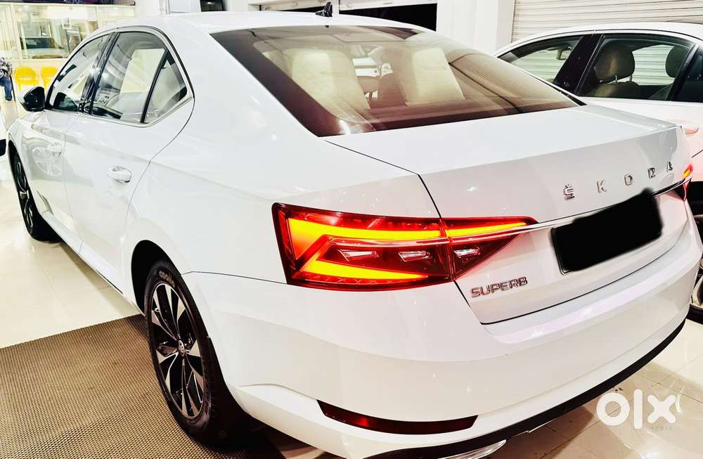 Skoda Superb 2.0 Tsi At L&k, 2021, Petrol
