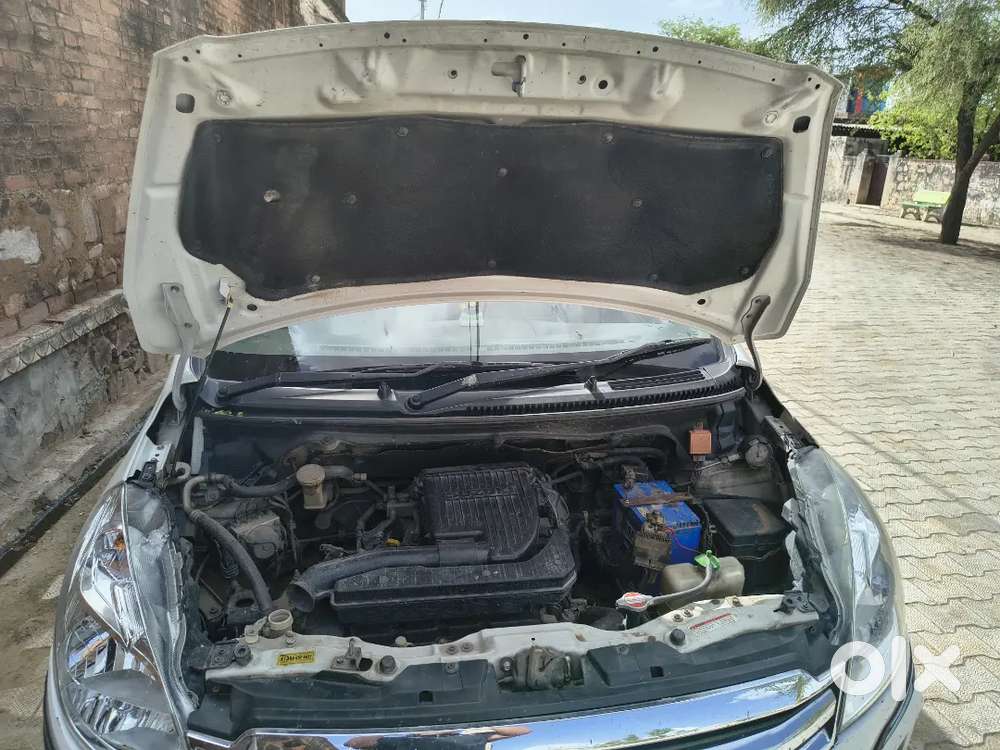 Maruti Suzuki Ertiga Company Fitted Cng Neat Nd Clean Car
