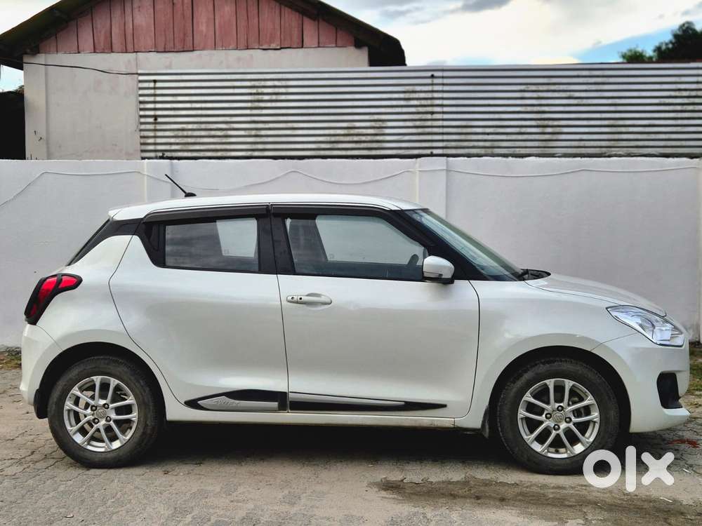 Maruti Suzuki Swift 1.3 Zxi, 2023, Petrol