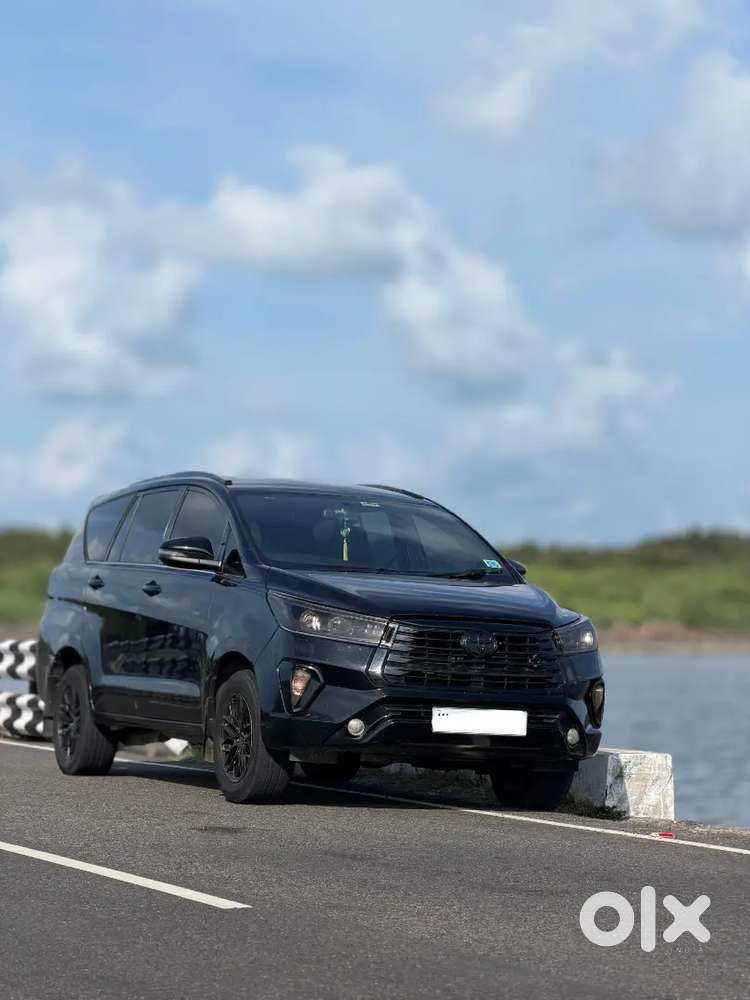Toyota Innova Crysta V 2.4 Manual 2018 Model