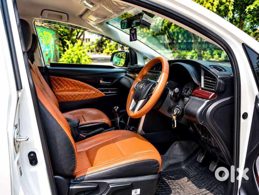 Toyota Innova Crysta 2.4 G Plus Mt 8 Str, 2024, Diesel