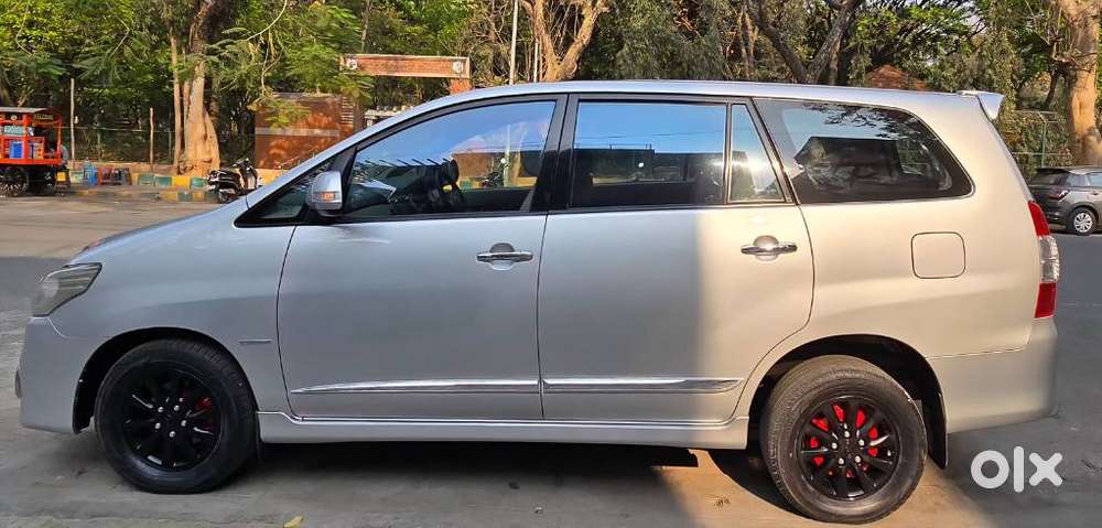 Toyota Innova 2.5 Vx (diesel) 8 Seater Bs Iv, 2014, Diesel