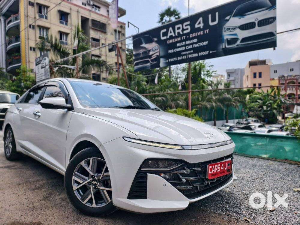 Hyundai Verna 1.5 Mpi Mt Sx (o), 2024, Petrol