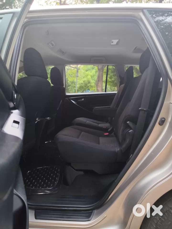 Toyota Innova Crysta 2.4 G Mt 7 Str, 2017, Diesel