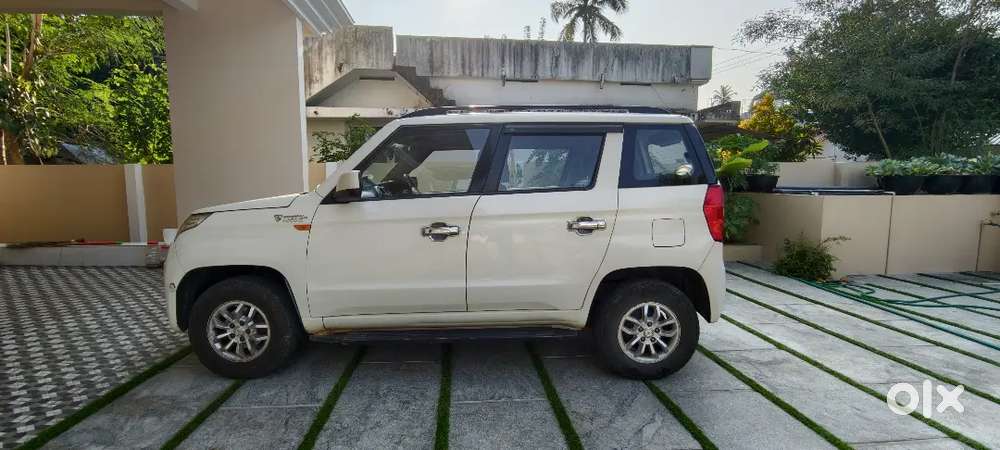 Mahindra Tuv 300 2016 Automatic Diesel Well Maintained Top Model