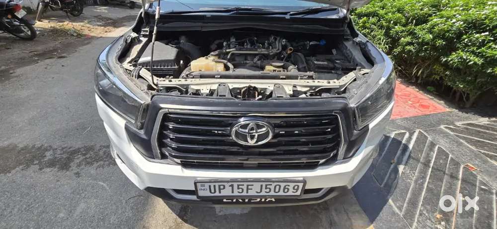 Toyota Innova Crysta 2025