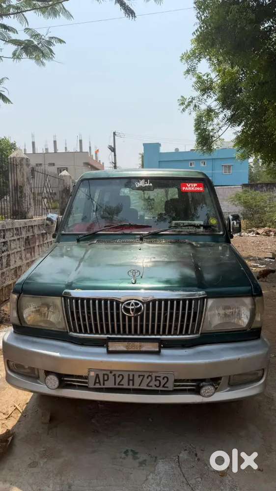 Toyota Qualis 2004 Diesel 170000 Km Driven