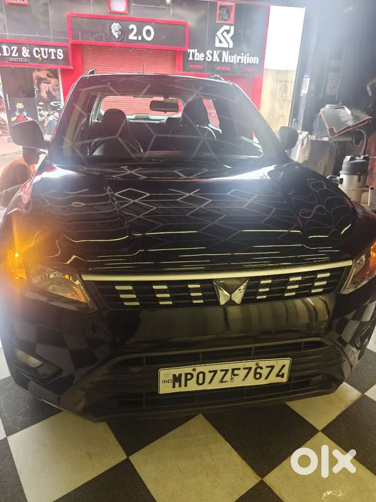 Mahindra Xuv300 Petrol Well Maintained