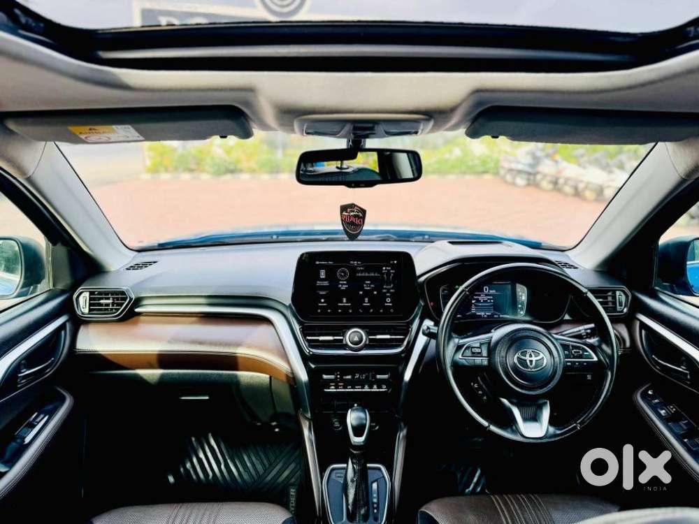 Toyota Urban Cruiser Hyryder 1.5 V Hybrid, 2023, Petrol
