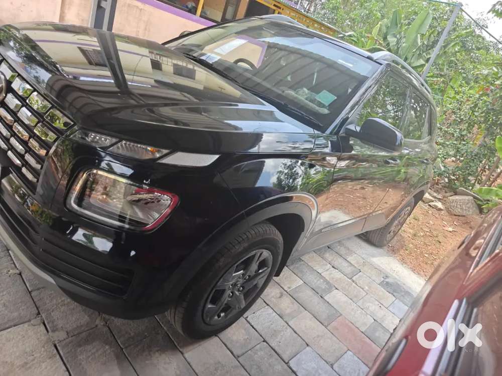 Hyundai Venue 2023 Petrol 24000 Km Driven