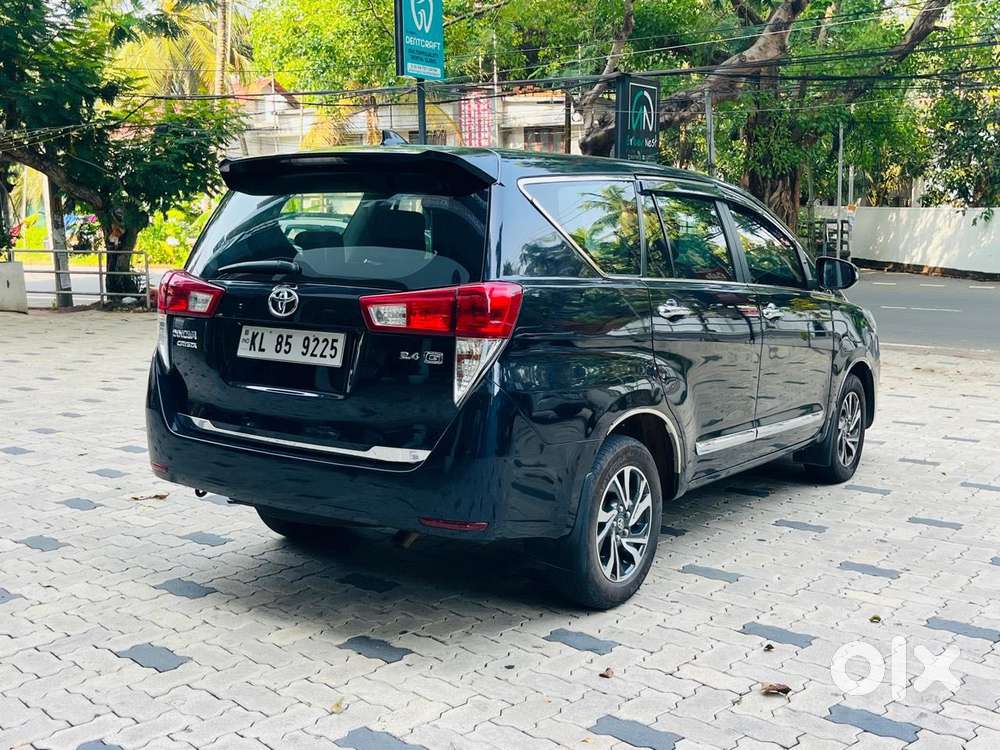 Toyota Innova Crysta 2.4 G Plus Mt 8 Str, 2021, Petrol