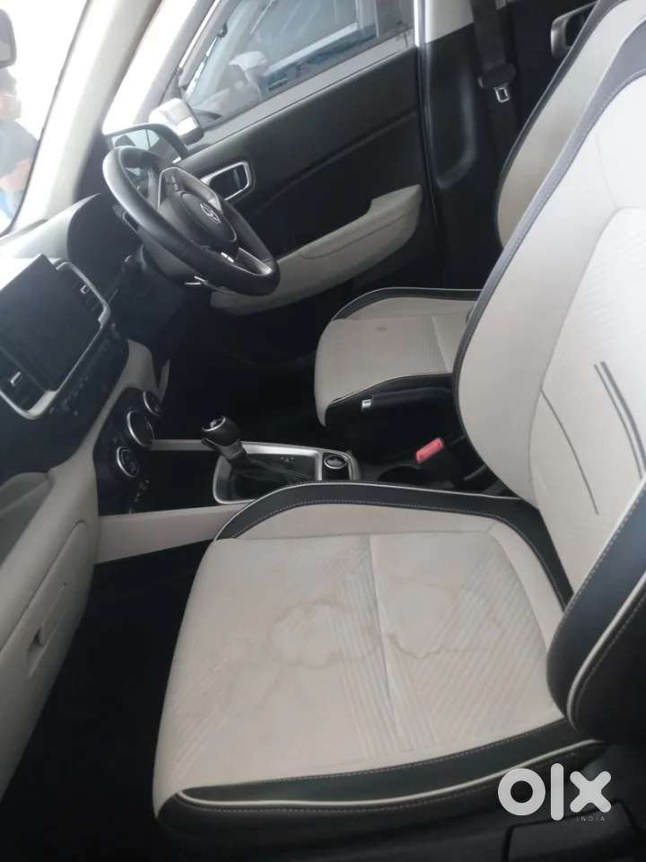 Hyundai Venue 1.0 Sx (o) Turbo Dct, 2023, Petrol