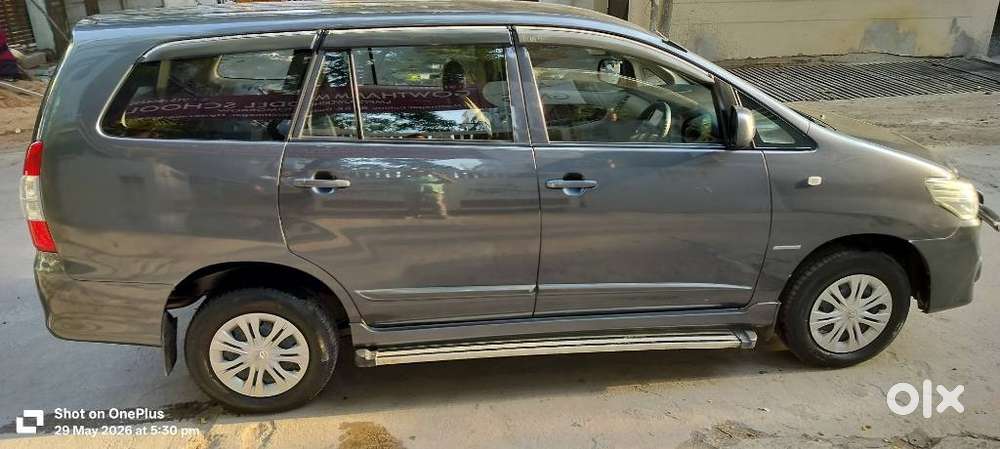 Toyota Innova 2.5 G (diesel) 8 Seater Bs Iv, 2016, Diesel
