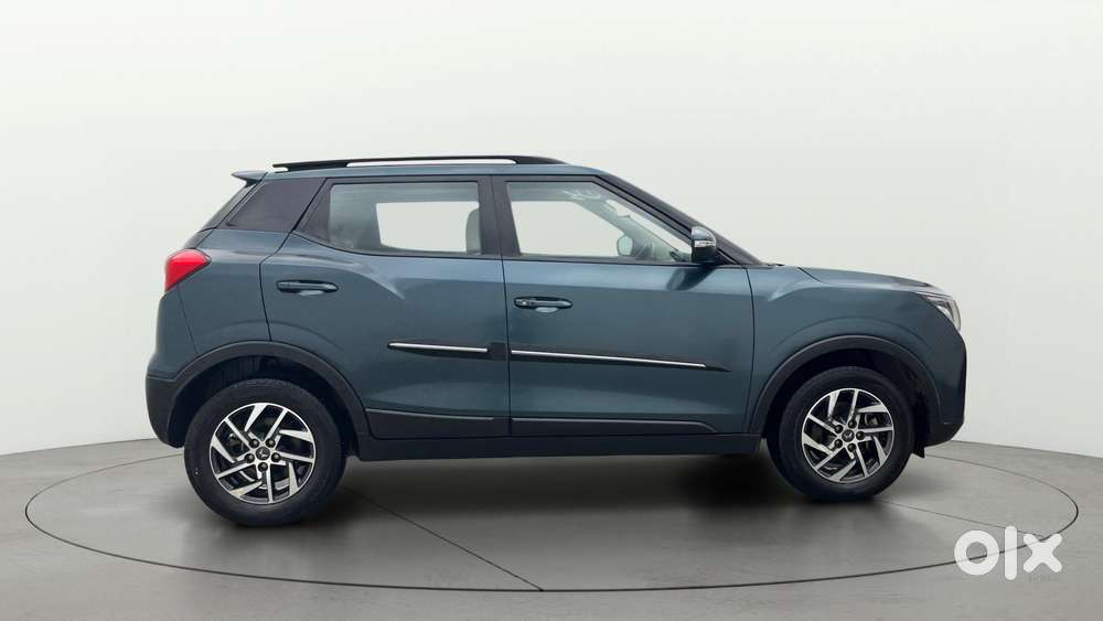 Mahindra XUV300 1.2 W8 (O) AMT Petrol, 2023, Petrol
