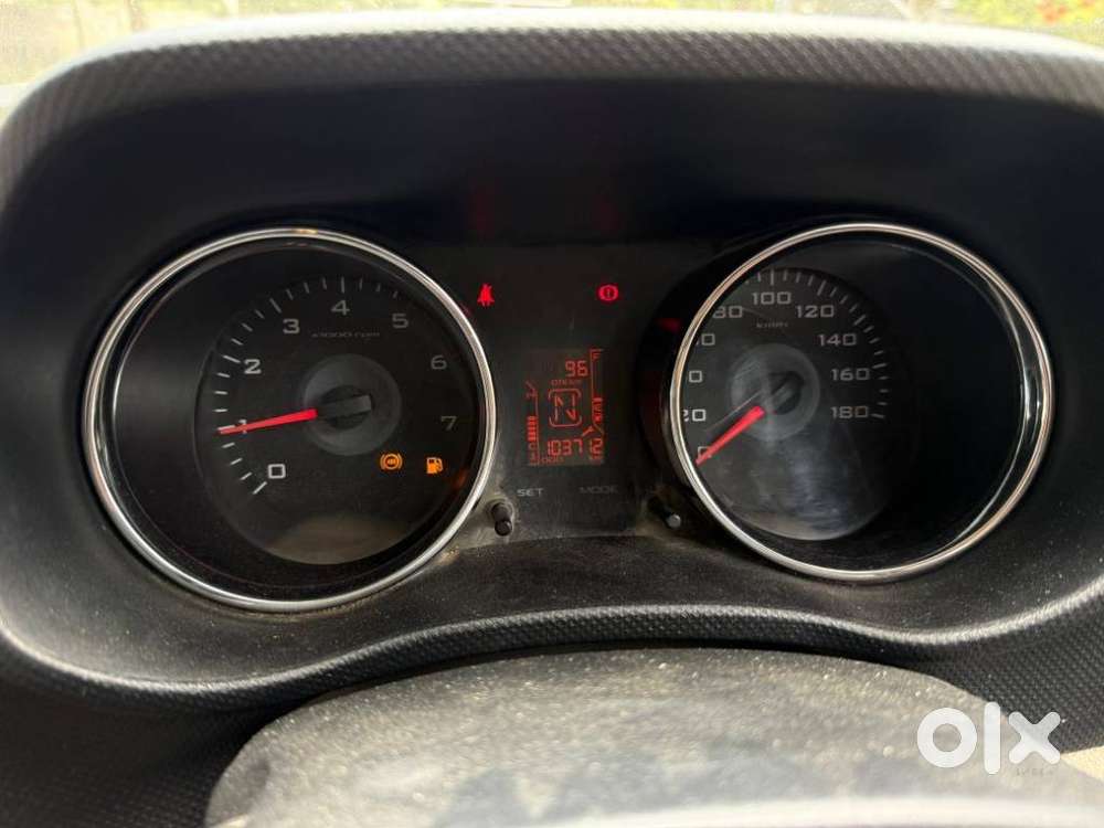 Mahindra Tuv 300 T8, 2018, Diesel