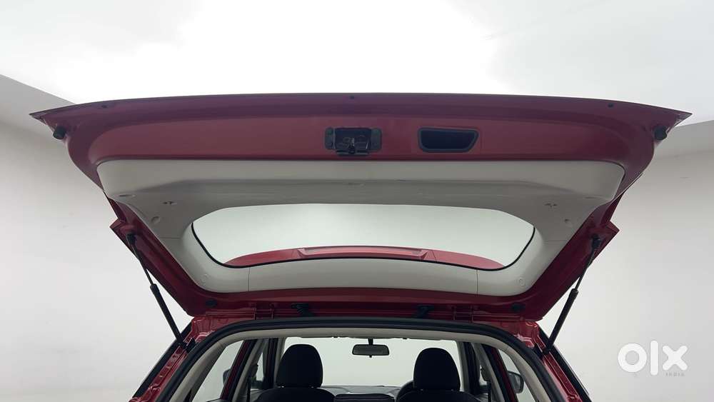 Mahindra Xuv300 1.2 W6 Amt Petrol, 2021, Petrol