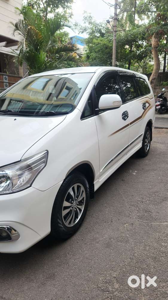 Toyota Innova 2.5 Z Diesel 7 Seater Bs Iv, 2015, Diesel