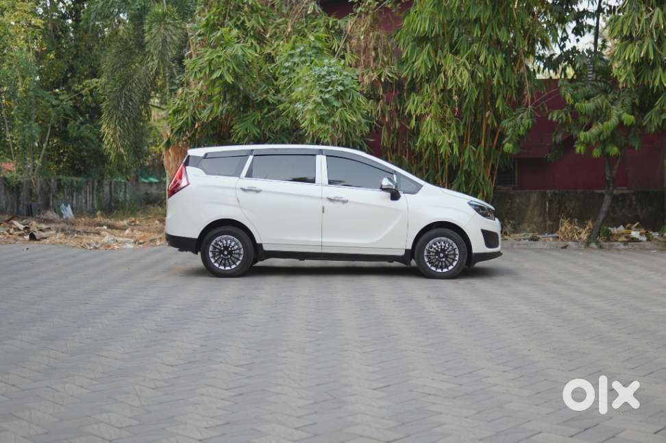 Mahindra Marazzo M2 8str, 2022