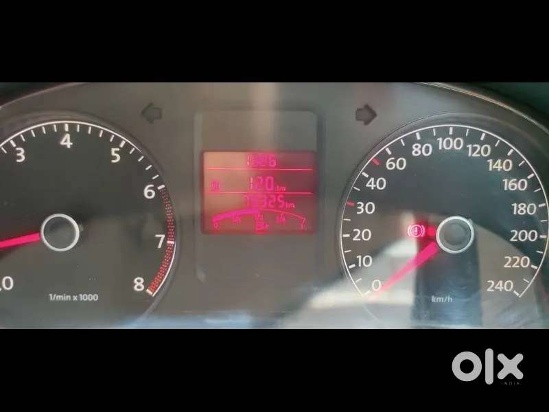 Volkswagen Polo Petrol Highline 1.2l, 2011, Petrol