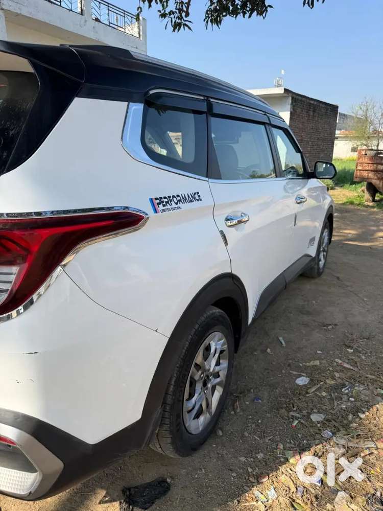 Kia Carens 2023 Diesel Well Maintained