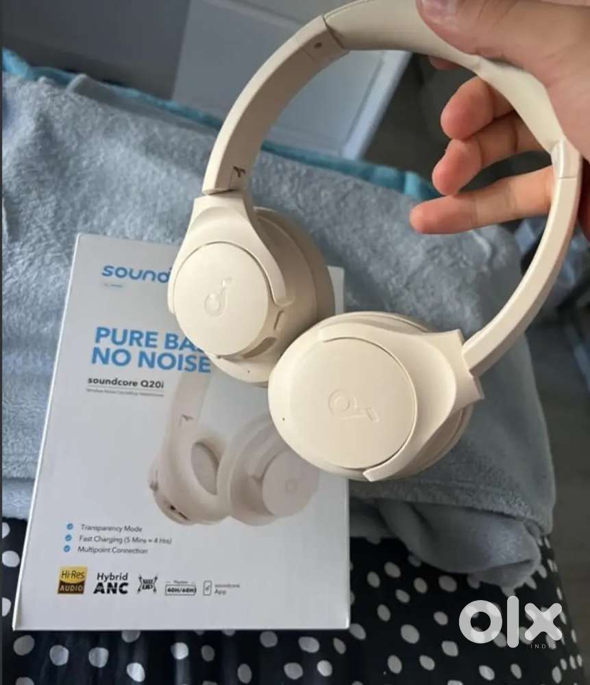Soundcore q20i by anker (BRAND NEW BOUGHT 3 DAYS AGO IN SALE)