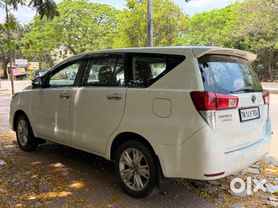 Toyota Innova Crysta 2.8 Z, 2016