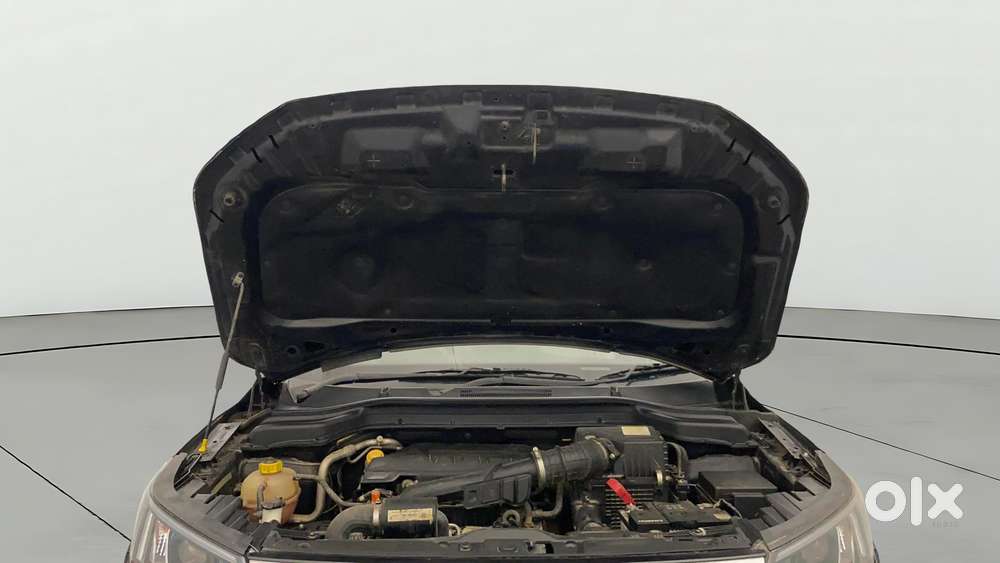 Mahindra Xuv300 W8, 2022, Petrol