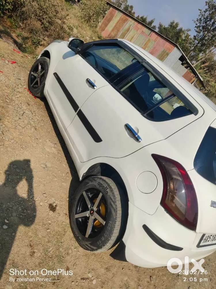Maruti Suzuki Swift Vxi 2015 Petrol Alloy Wheels
