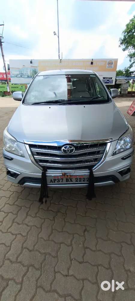 Toyota Innova 2013 Diesel 200000 Km Driven