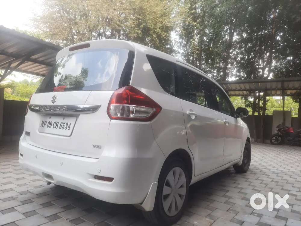 White Ertiga Petrol