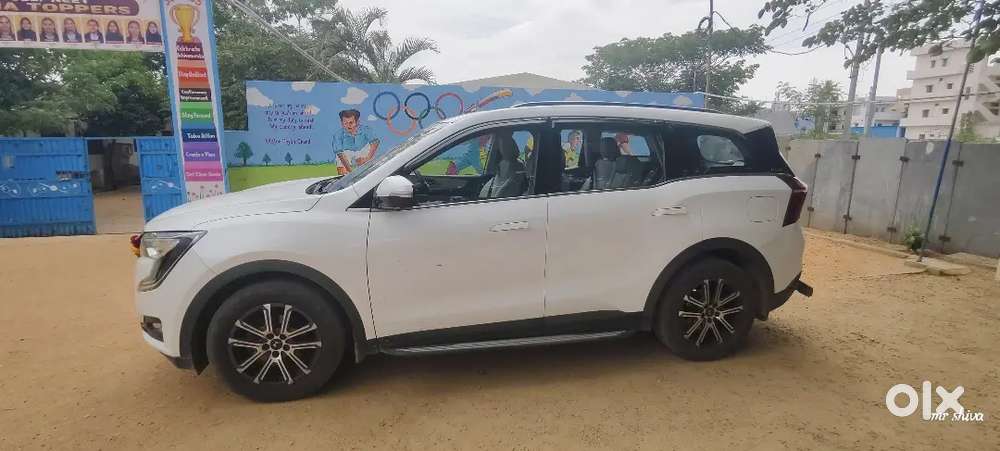 Mahindra Xuv700 Luxury Pack 2025
