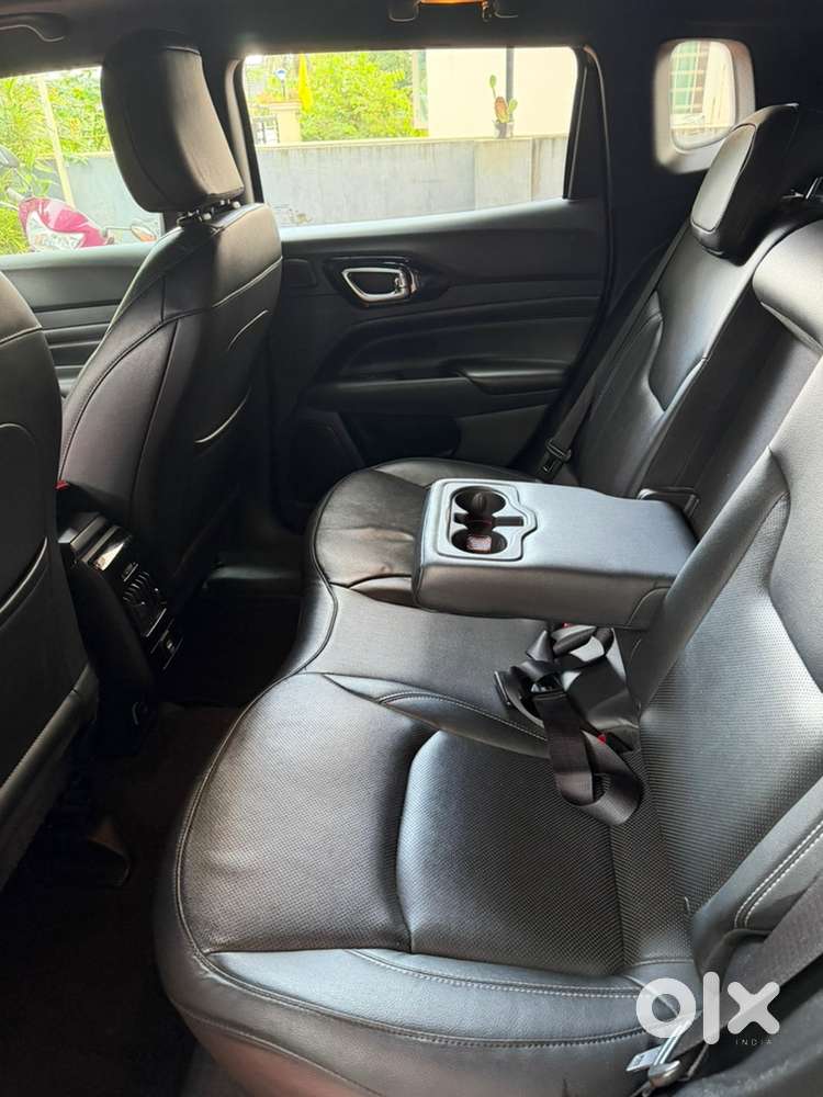 2022 Jeep Compass Model S - Grey