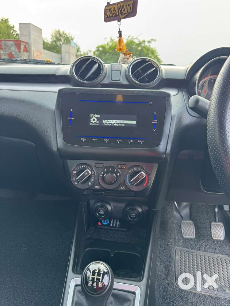 Maruti Suzuki Swift Vxi + Manual, 2024, Petrol