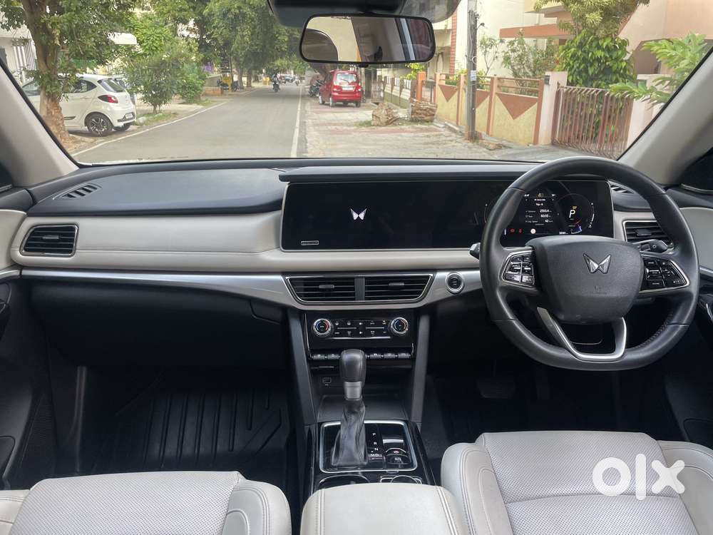 Mahindra Xuv700 2.2 Ax 7 Diesel At Str Awd, 2024, Diesel