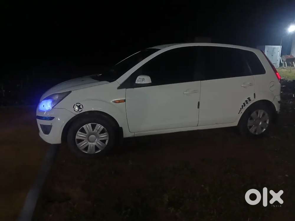 Ford Figo Titanium 2012 Petrol