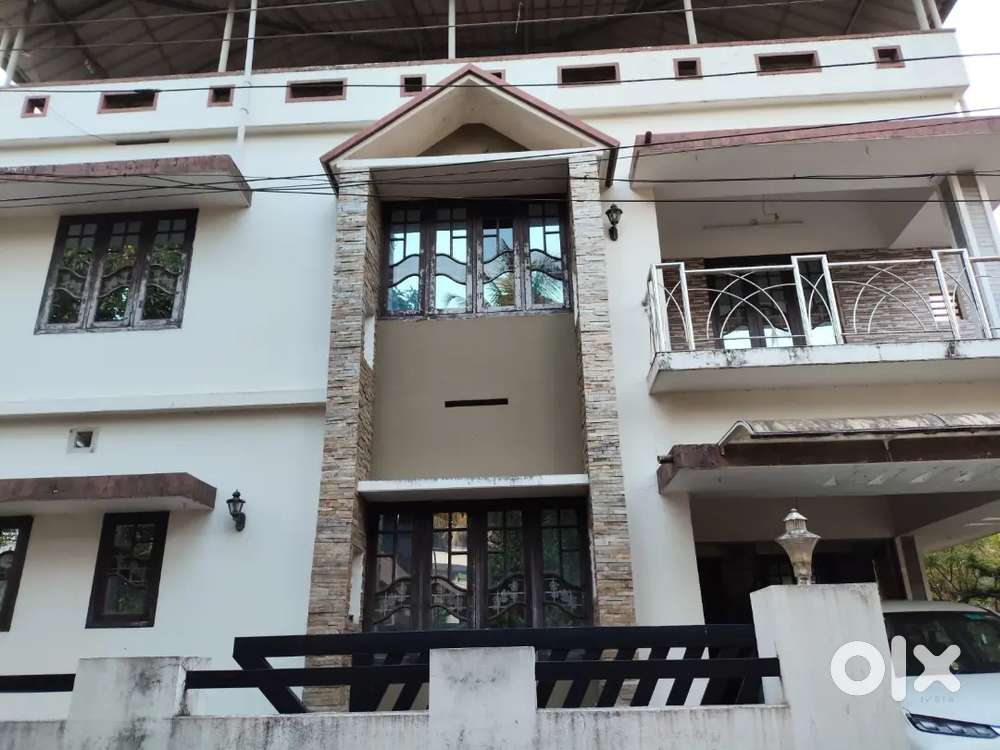 4BHK+ in Kadavanthra