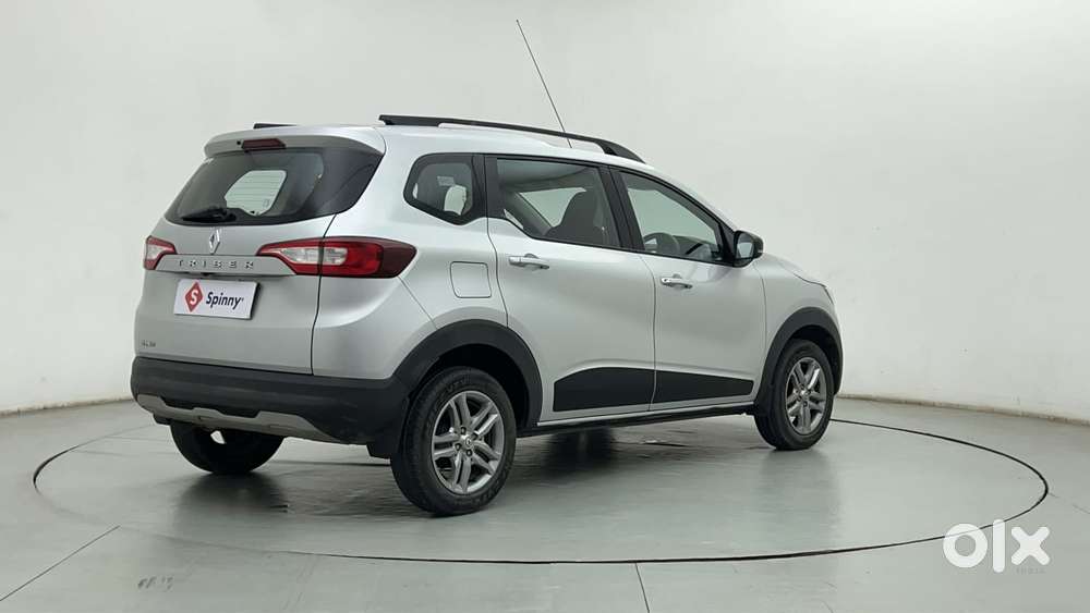 Renault Triber Rxz, 2023, Petrol