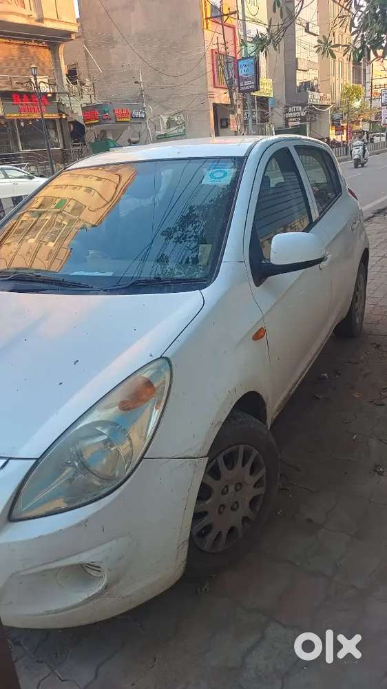 Hyundai I20 2011 Petrol 7600 Km Driven