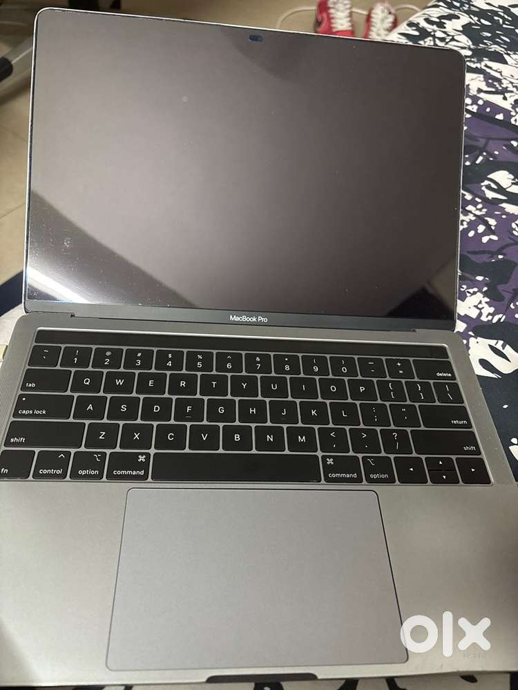 2019 Macbook Pro 13 inch touchbar 128gb ssd - Computers & Laptops