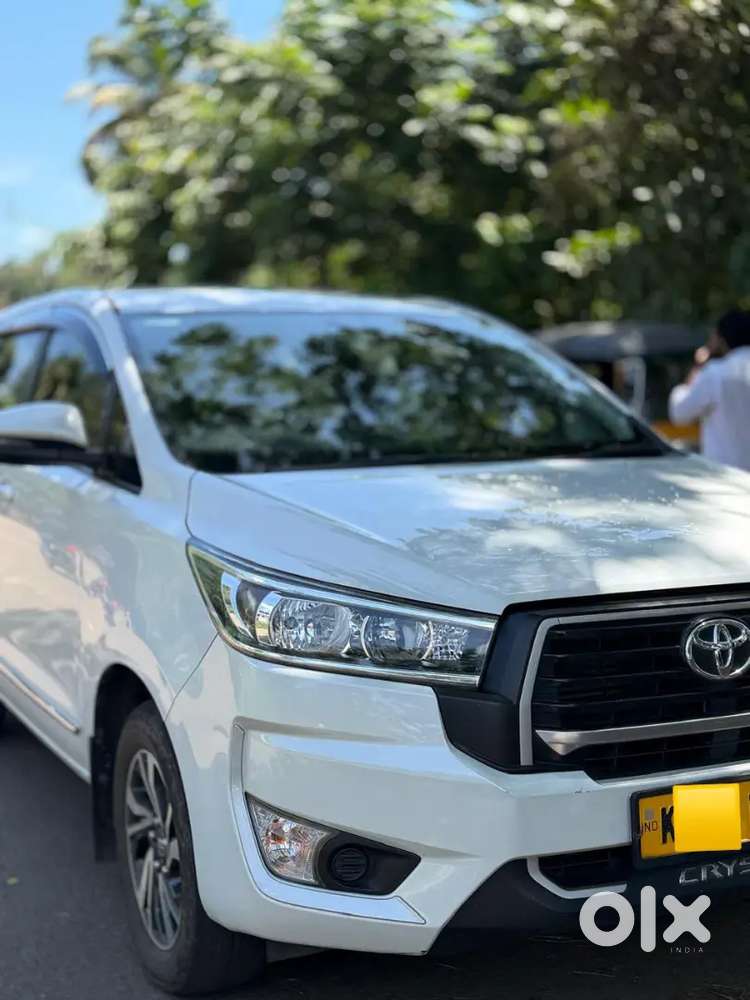 Toyota Innova Crysta 2024