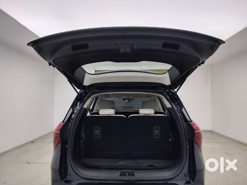 Mahindra Xuv700 2.0 Ax 7 Petrol At Str, 2023, Petrol