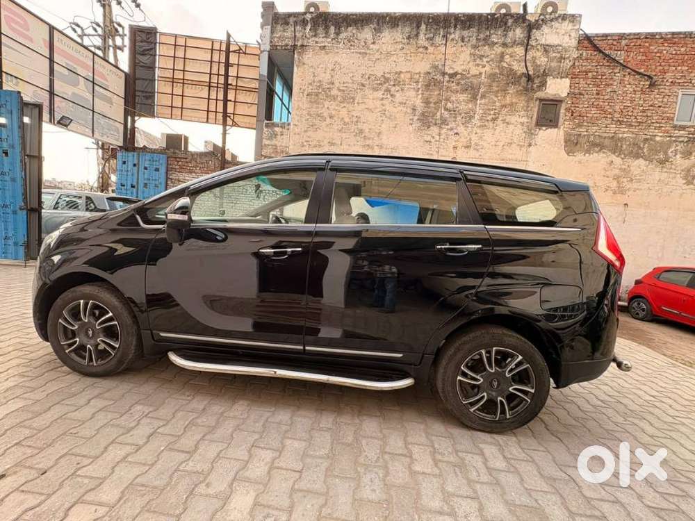 Mahindra Marazzo M8, 2019, Diesel