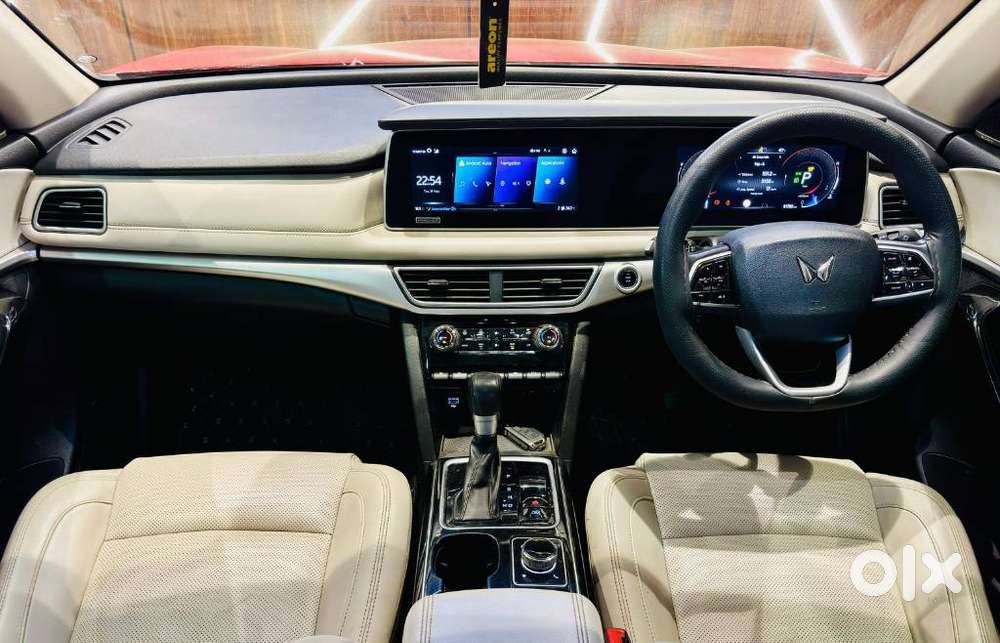 Mahindra Xuv700 2.2 Ax 5 Diesel At 7 Str, 2023, Diesel