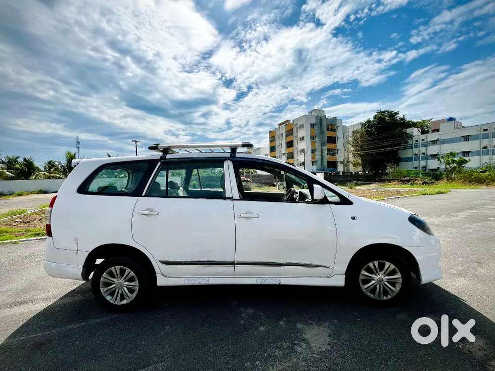 Toyota Innova Hycross 2010 Diesel 440000 Km Driven