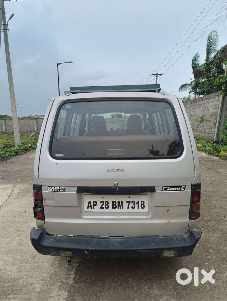 Omni Van 8 Seater