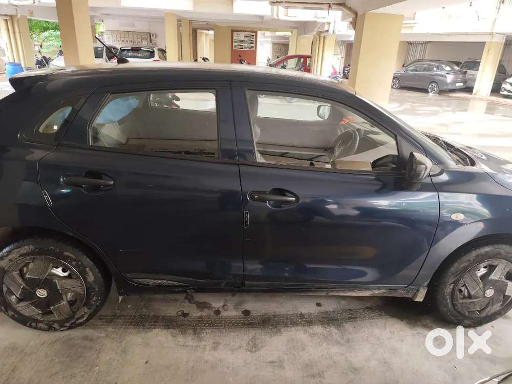 Two Original Keys, Touchscreen Display, Reverse Camera 
Reverse Sensor