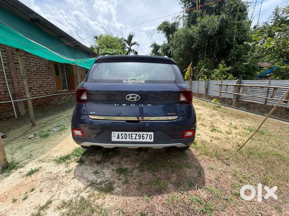 Hyundai Venue 2022 Petrol Well Maintained